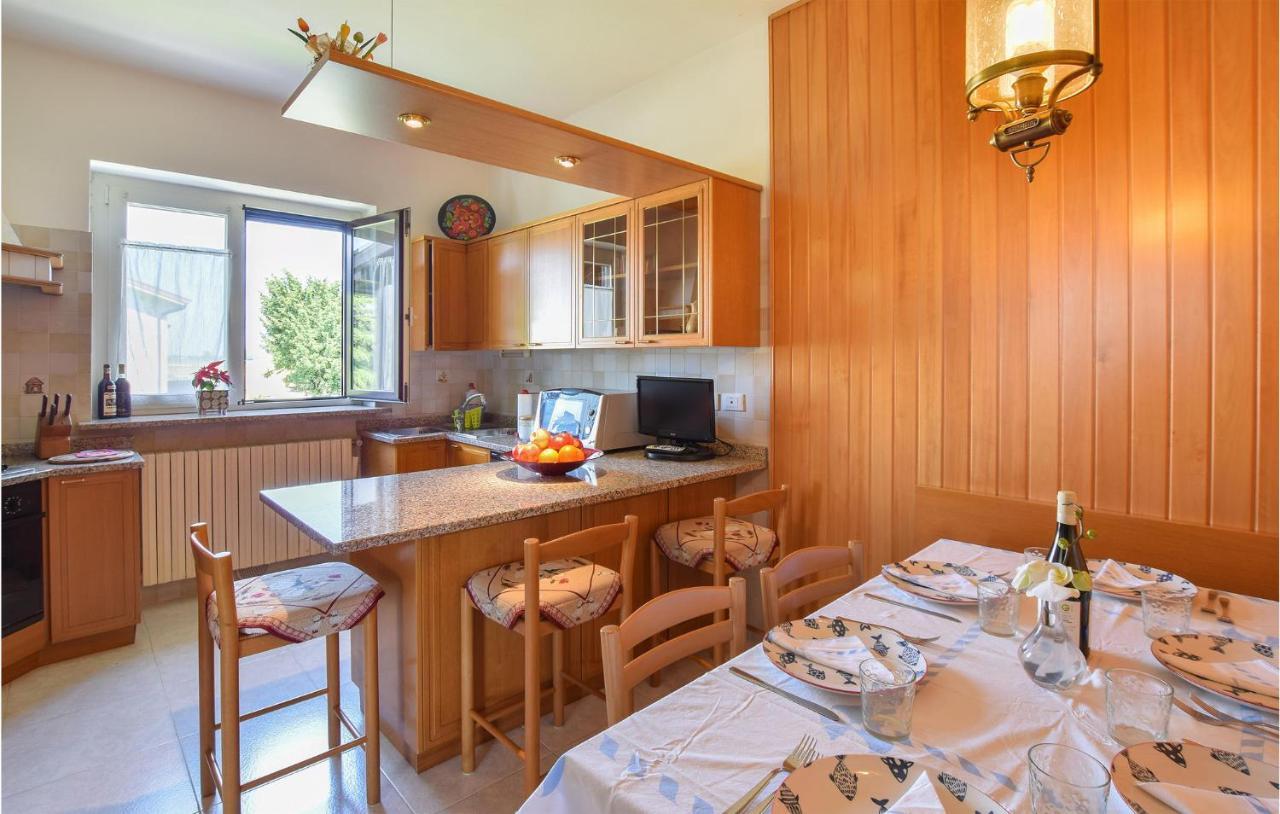 2 Bedroom Cozy Apartment In Grado Kültér fotó