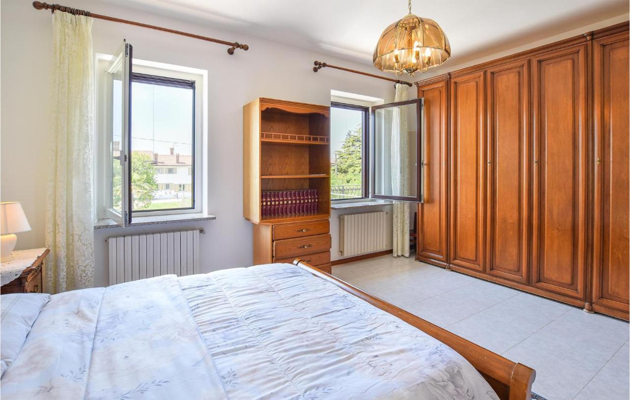 2 Bedroom Cozy Apartment In Grado Kültér fotó