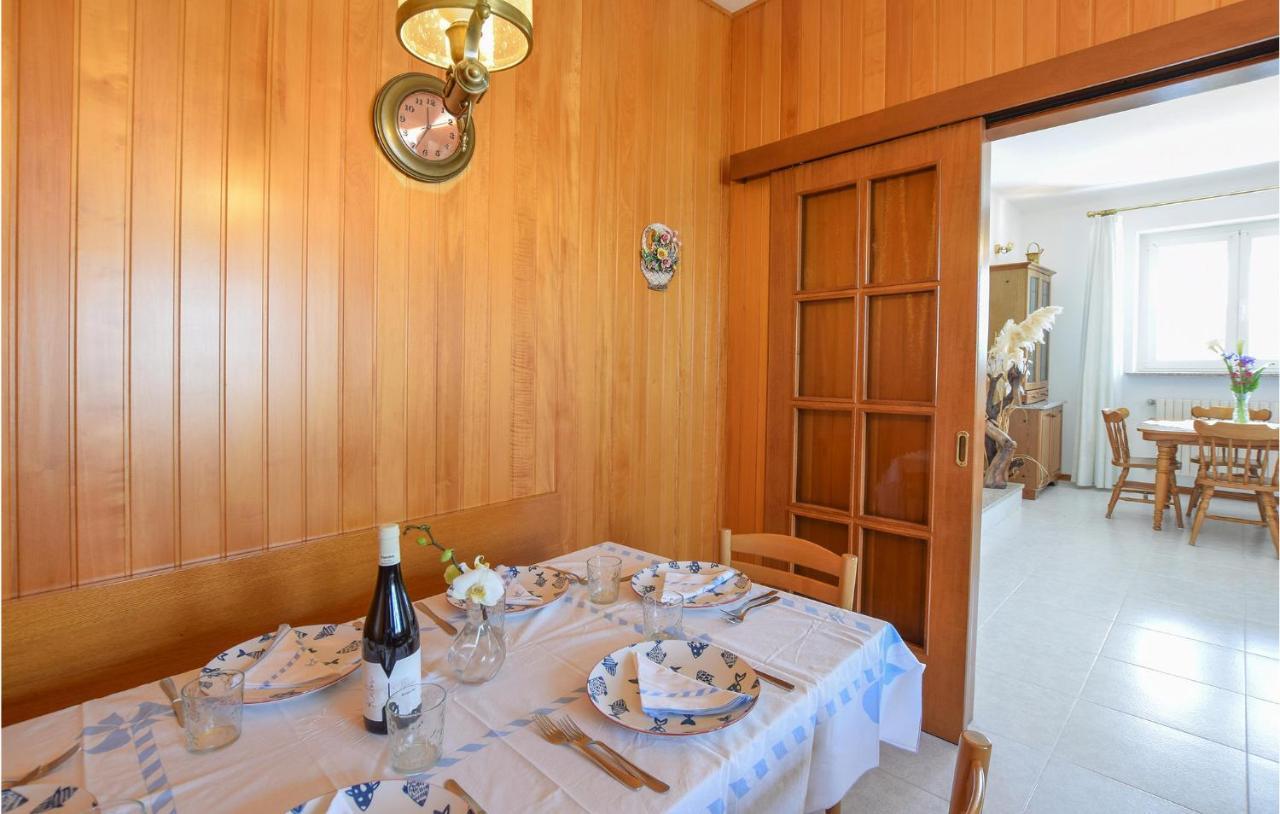 2 Bedroom Cozy Apartment In Grado Kültér fotó