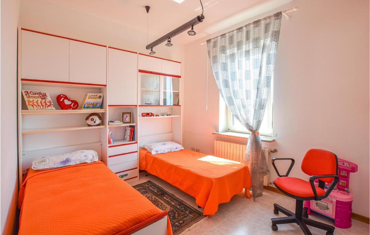 2 Bedroom Cozy Apartment In Grado Kültér fotó