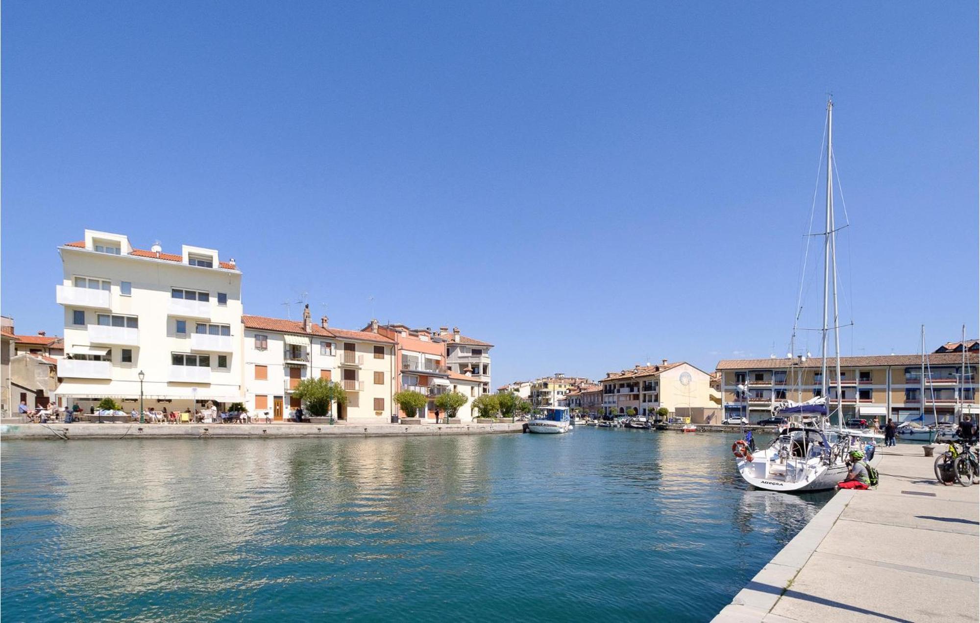 2 Bedroom Cozy Apartment In Grado Kültér fotó