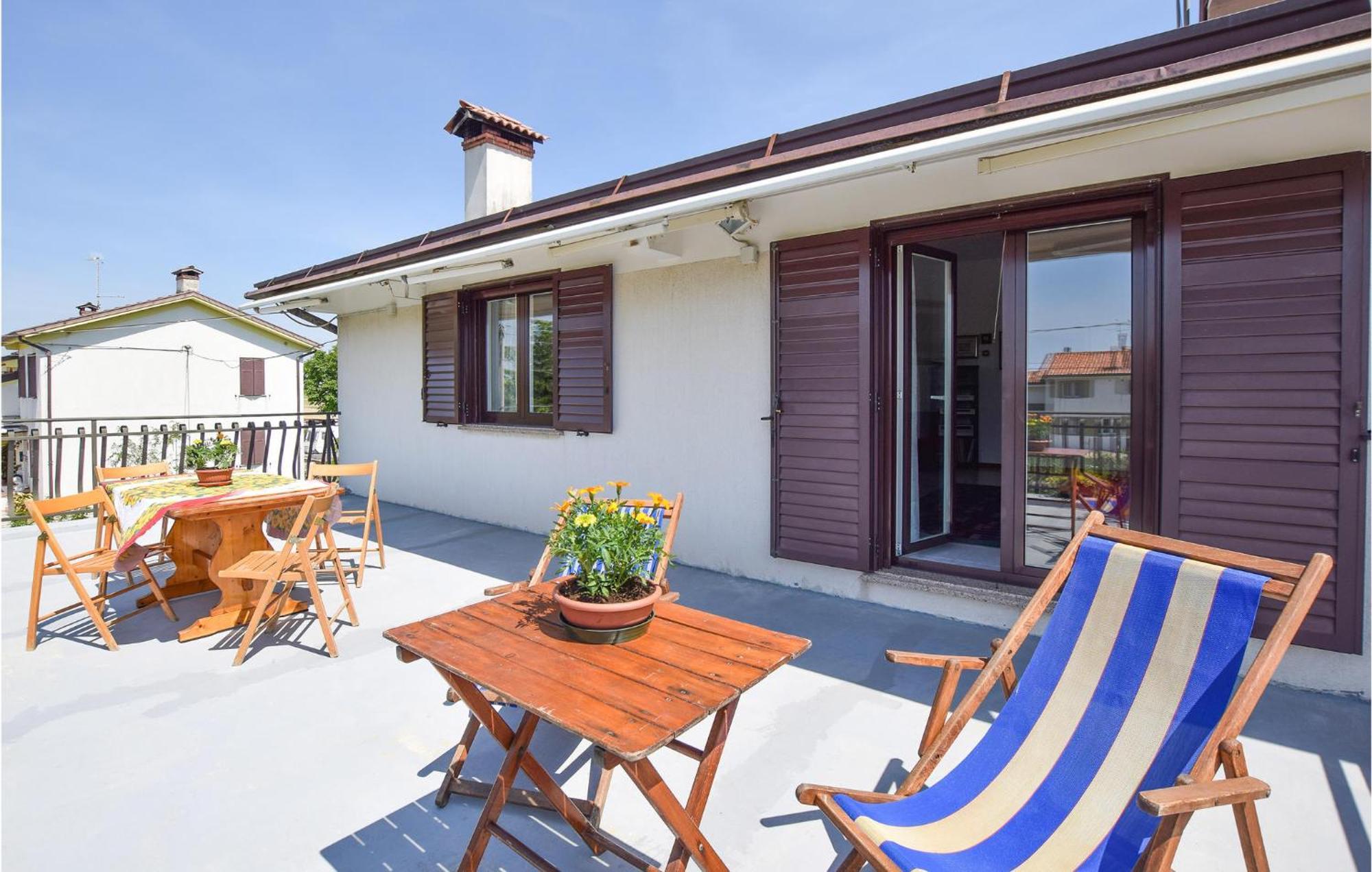 2 Bedroom Cozy Apartment In Grado Kültér fotó