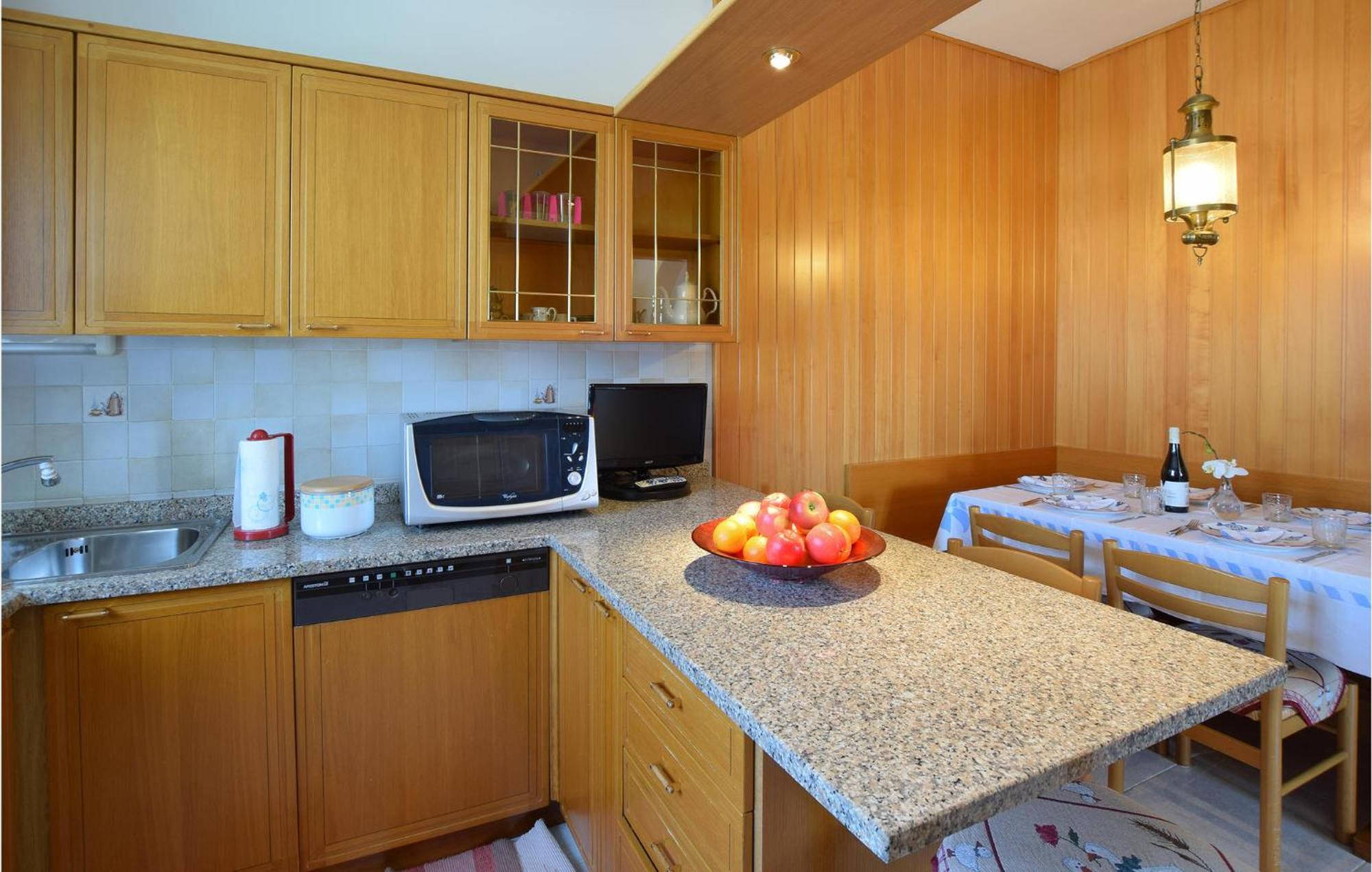 2 Bedroom Cozy Apartment In Grado Kültér fotó