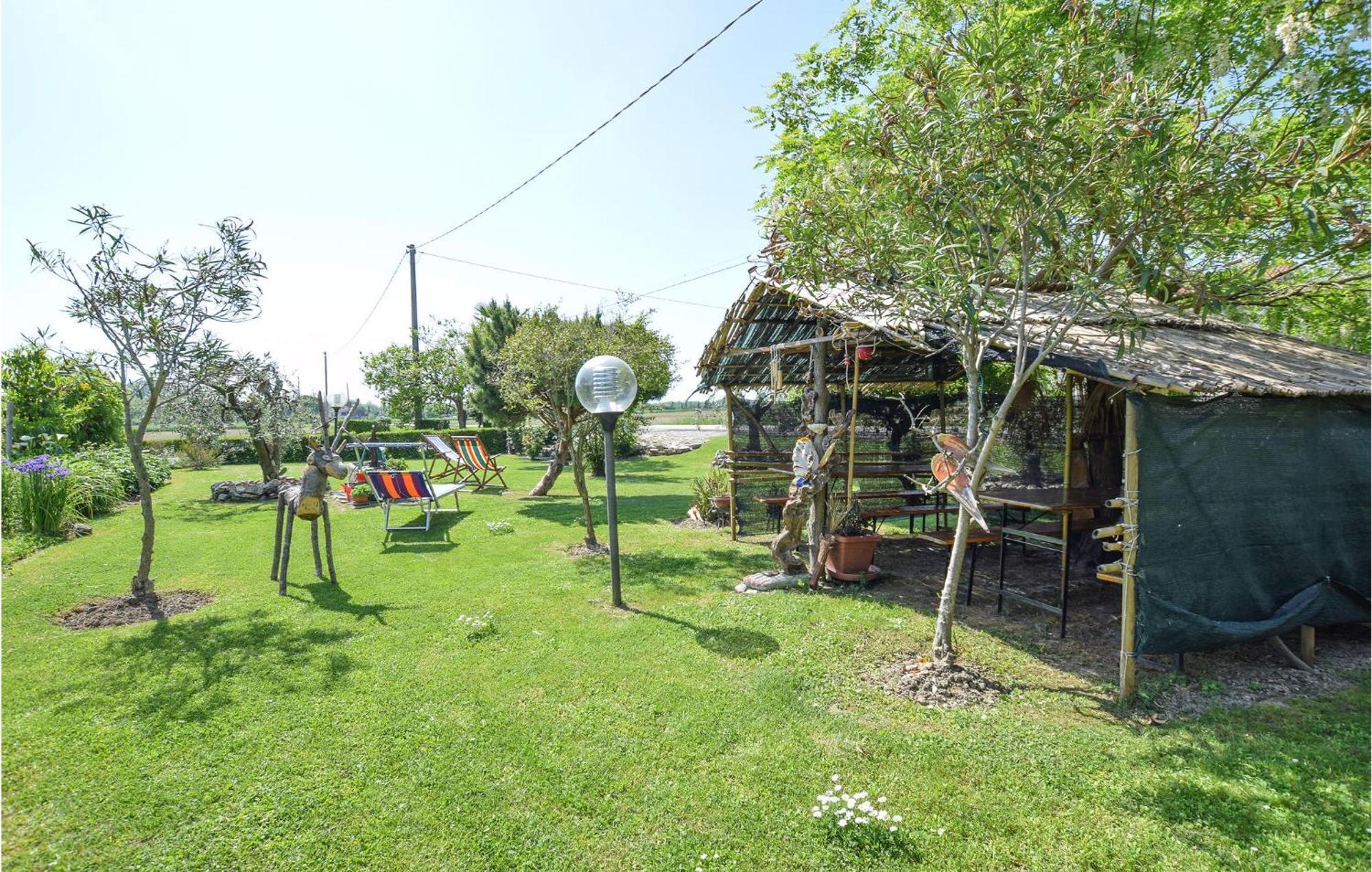 2 Bedroom Cozy Apartment In Grado Kültér fotó